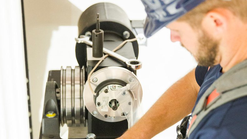 CTA-employee-installation-1040x586