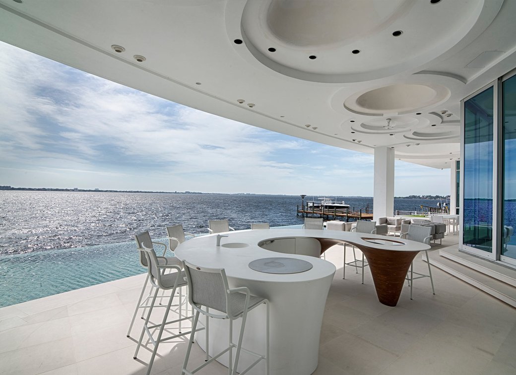 gallery-glass-hero-2-1580x1148